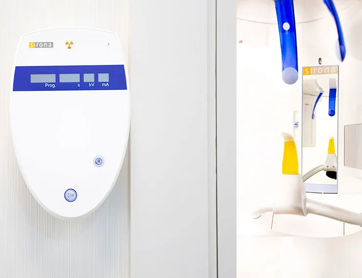Equipo de escáner y radiología de la clínica